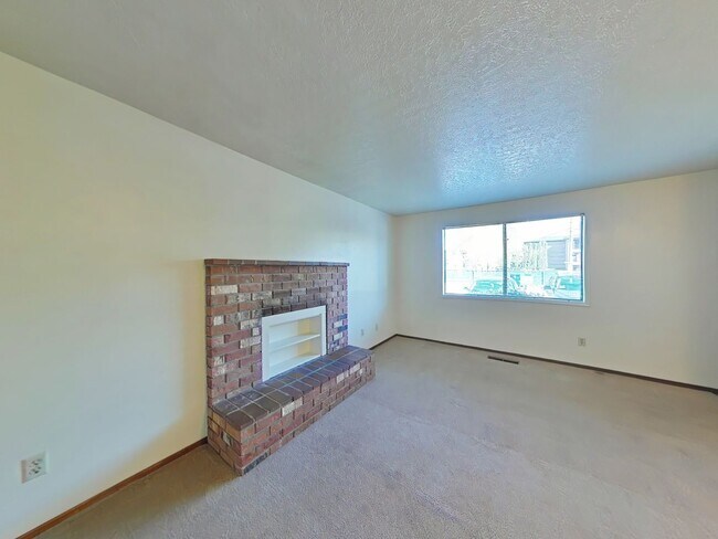 Foto del edificio - SPRING SPECIAL ~ $575 OFF FIRST MONTH RENT