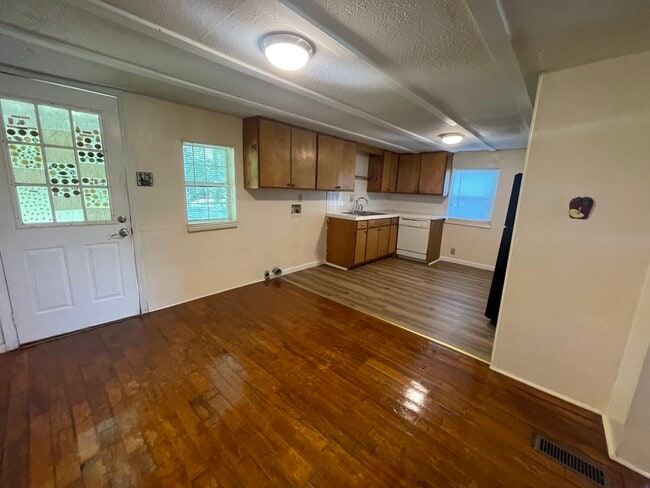 Foto del edificio - 1030 Rutledge Ln