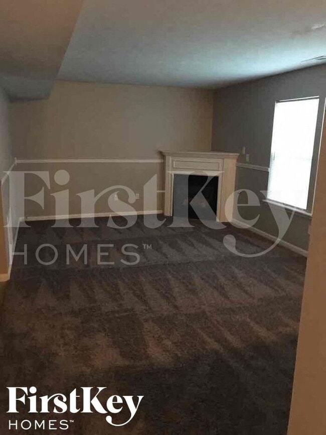 Building Photo - 10850 Snowdrop Way