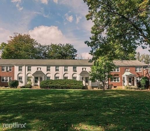 Building Photo - 2 br, 1 bath Townhome - 83a Loomis Drive