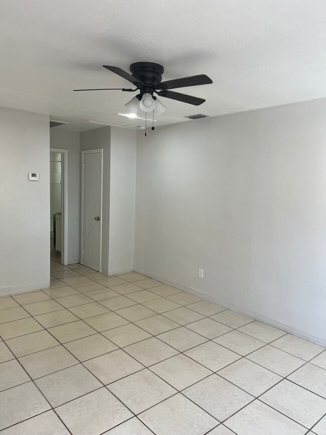 Bedroom - 7101 Dartmouth Ave N