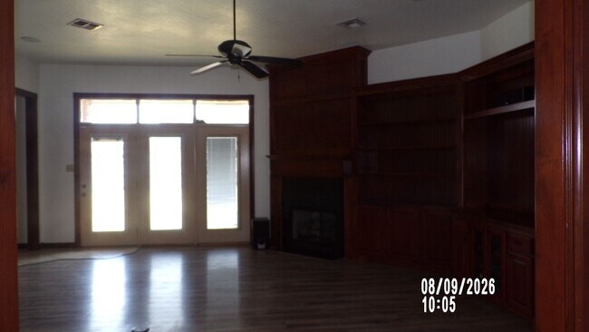 Building Photo - 114 Sandy Trail Cir