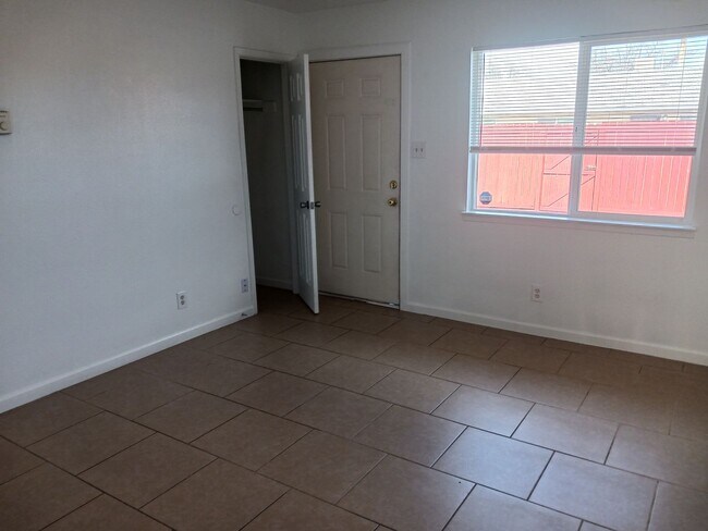 Foto del edificio - AFFORDABLE!!