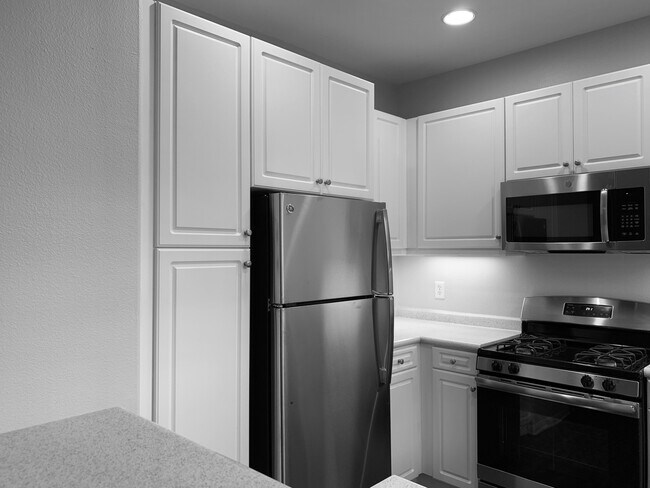 Building Photo - 10904 Evening Creek Dr E