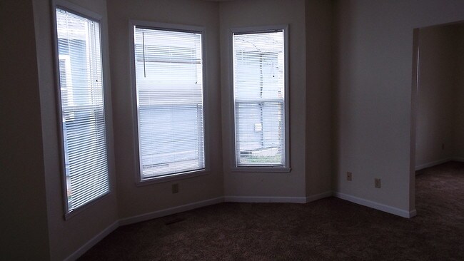 Building Photo - V&S Properties 107