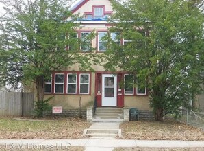 Building Photo - 2937-2939 Fremont Ave N