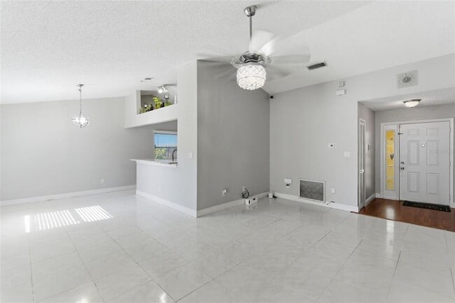 Foto del edificio - 6714 Gadwall Ln