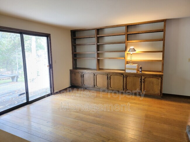 Foto del edificio - 60205 E Ridgeview Dr