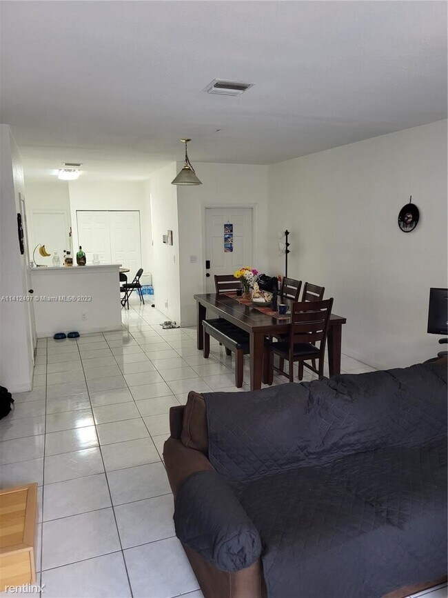 Foto del edificio - 3 br, 2.5 bath Townhome - 2155 Hacienda Ter