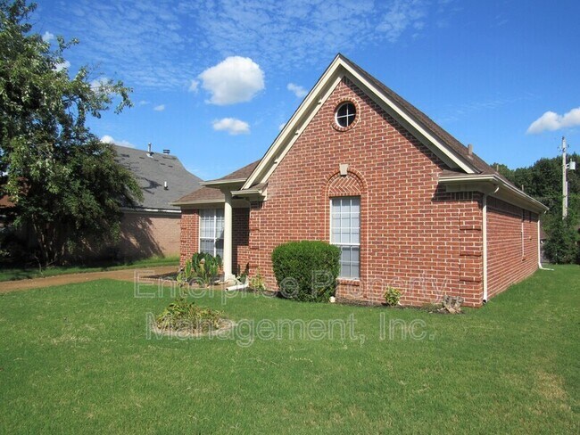 Foto del edificio - 3794 Walden Meadow Dr