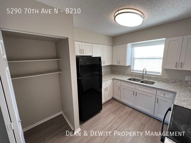 Building Photo - Pinellas Park | 2/1.5 Apt w/Pool - For Rent