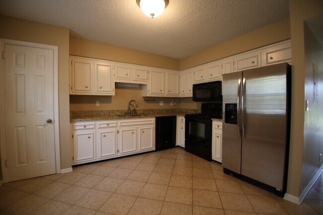 Building Photo - 5870 Brentwood Trace
