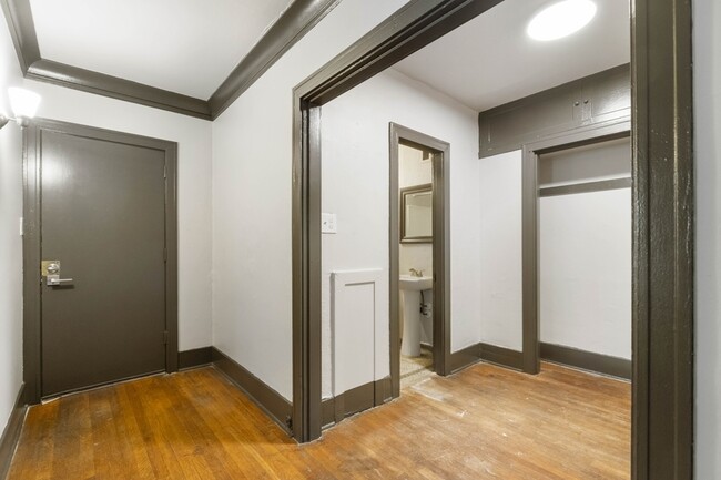 Foto del edificio - 16 N Broadway St