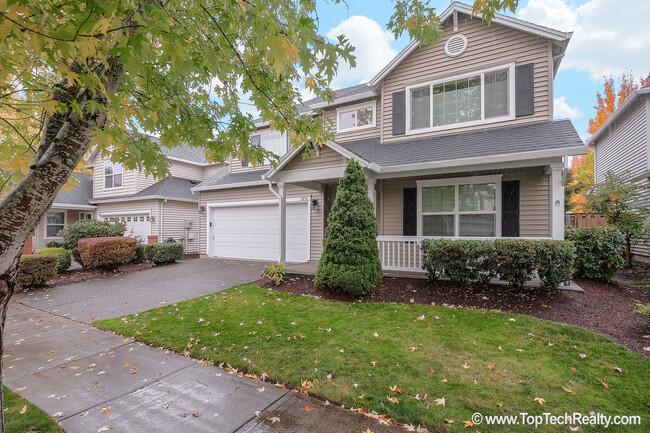 Building Photo - Beautiful 4 Bedrm* 2.5 Bath* Single Family...