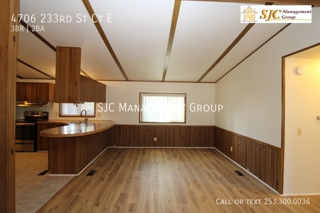 Foto del edificio - Three bedroom home for rent in Spanaway