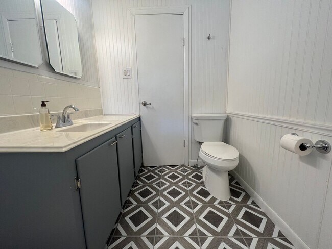 Foto del edificio - 3 Bedroom 1 Bath Home with Loft and Den