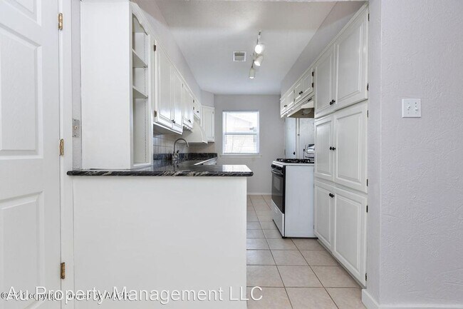 Building Photo - 4 br, 2 bath House - 3418 TECKLA BLVD