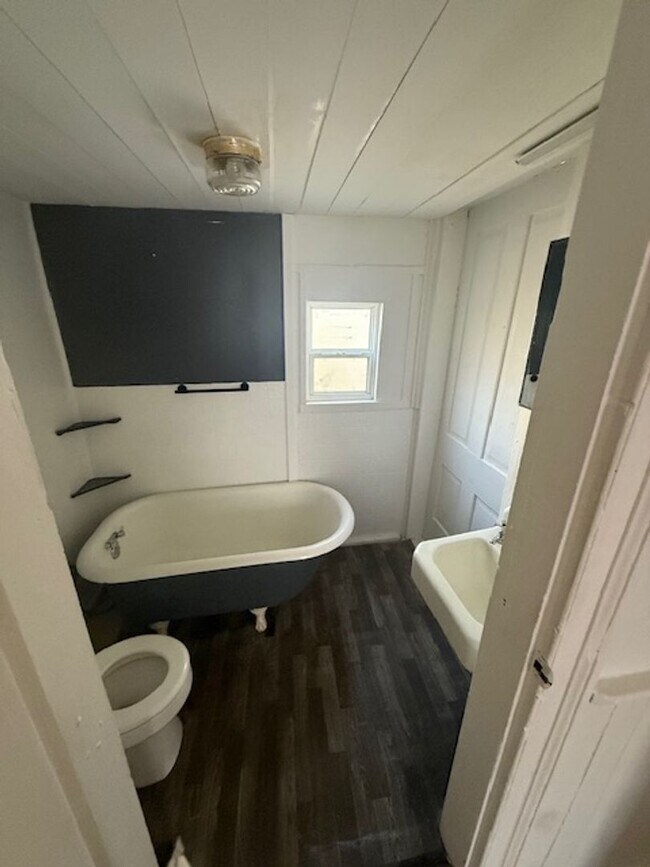 Foto del edificio - 1 Bedroom 1 Bath House  Available to Rent for $695/ Mo.