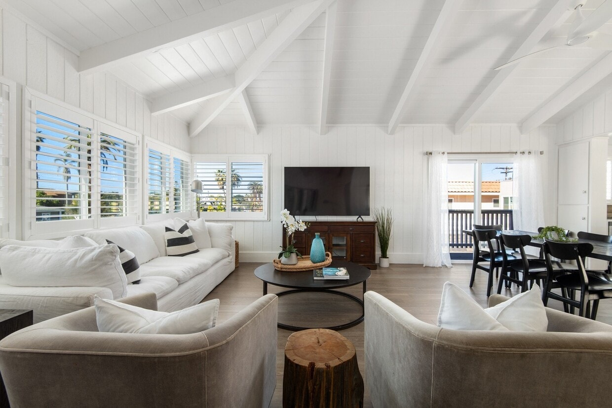 Foto principal - 1935 Coast Blvd