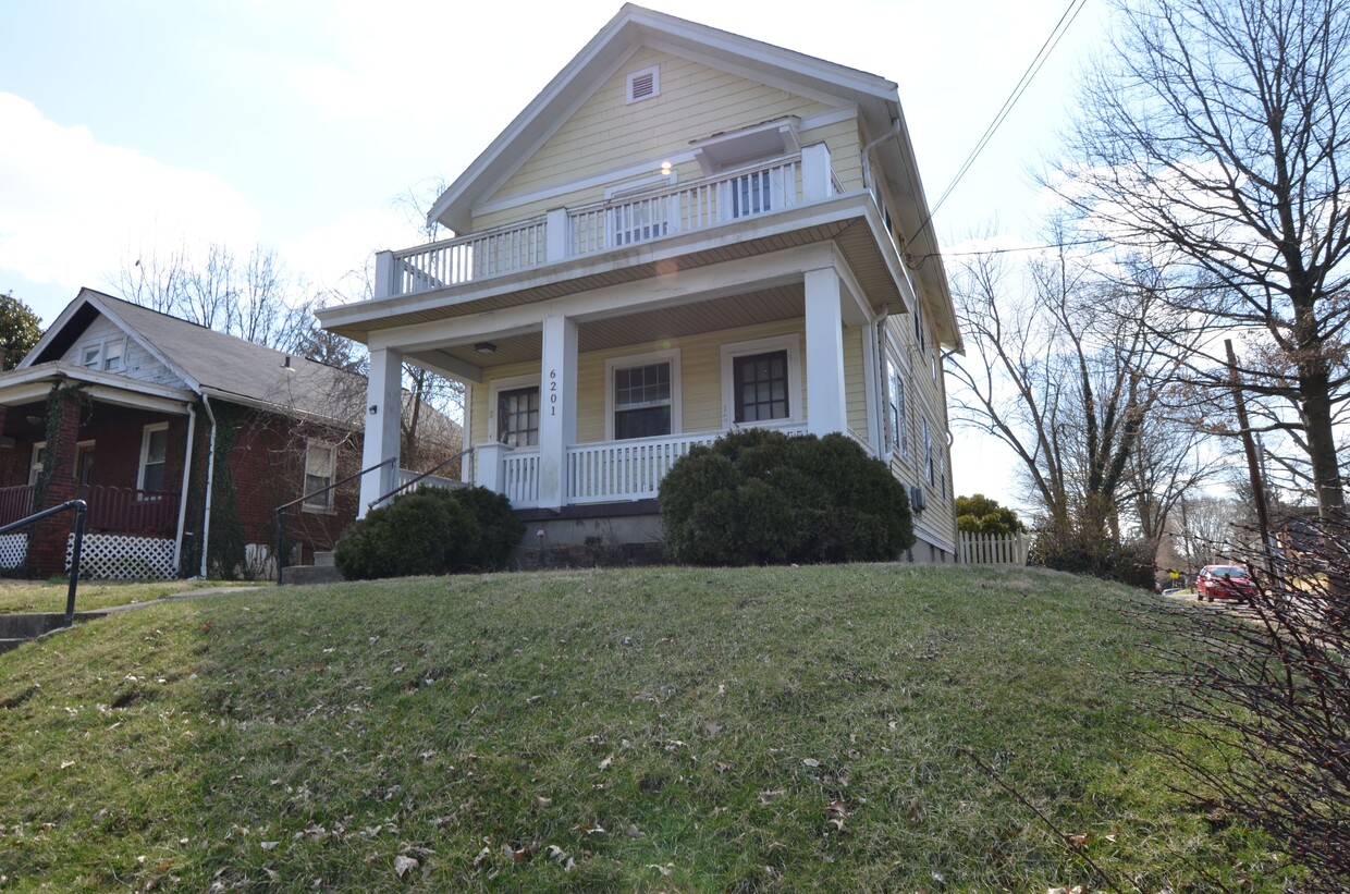 Primary Photo - 6201 Bramble Ave