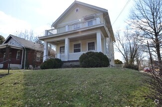 Building Photo - 6201 Bramble Ave