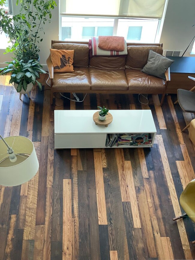 Foto del edificio - EpicREA - Gorgeous 1 BR/ 1.5 BA Condo w/ i...