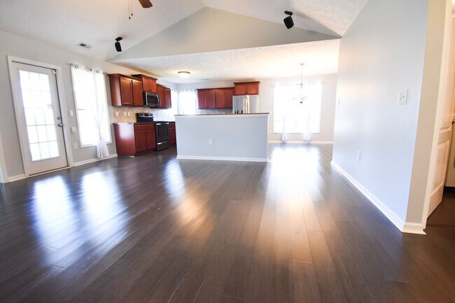 Foto del edificio - 3 Bedroom 2 Bath Home-Pets Allowed