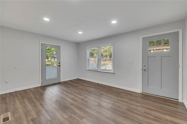 Foto del edificio - 845 Oak St NW