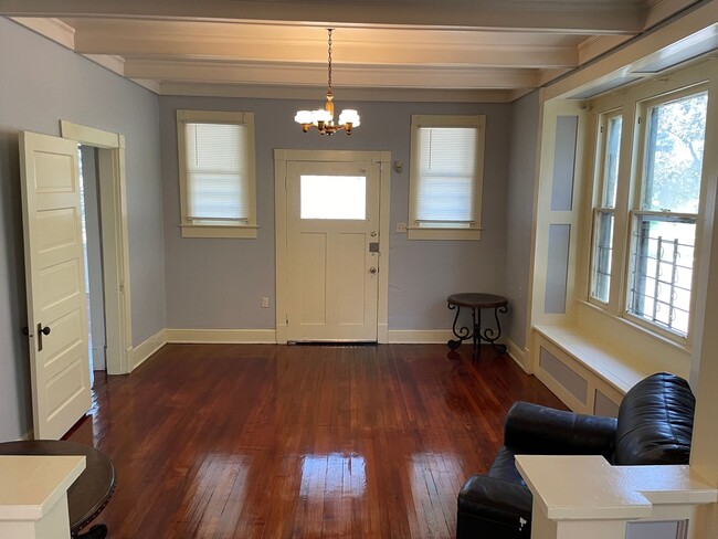 Foto del edificio - 4 Bed 2 Bath Rental