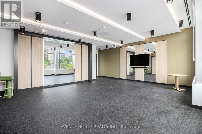 Building Photo - 280 Montgomery St