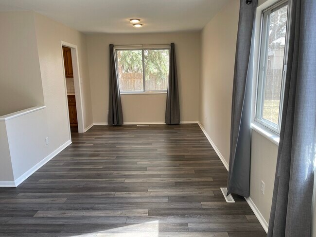 Foto del edificio - 805 Oxford Ln