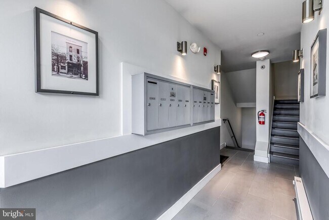 Building Photo - 4122 Haverford Ave