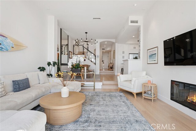 Building Photo - 6410 Lunita Rd