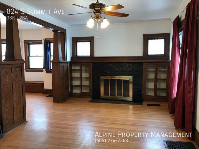 Foto del edificio - 3 Bed/2 Bath with Office and 2 Car Garage!