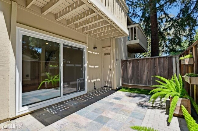 Building Photo - 201 Flynn Ave
