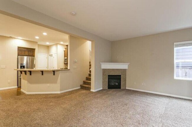 Foto del edificio - 4 bedroom 2.5 bathroom home
