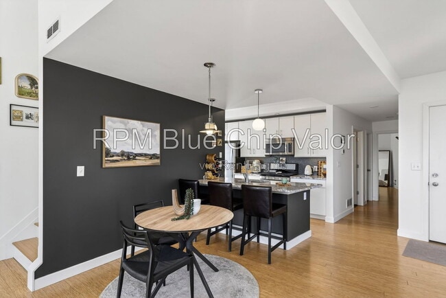 Building Photo - 432 Liberty Hl