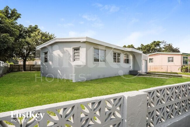 Foto del edificio - 3440 NW 177th Terrace