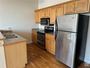 Building Photo - 466 N Salina St