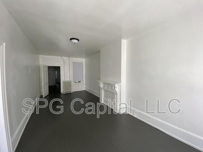 Building Photo - 839 E Market St