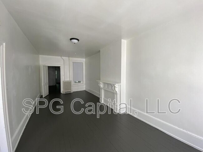 Foto del edificio - 839 E Market St