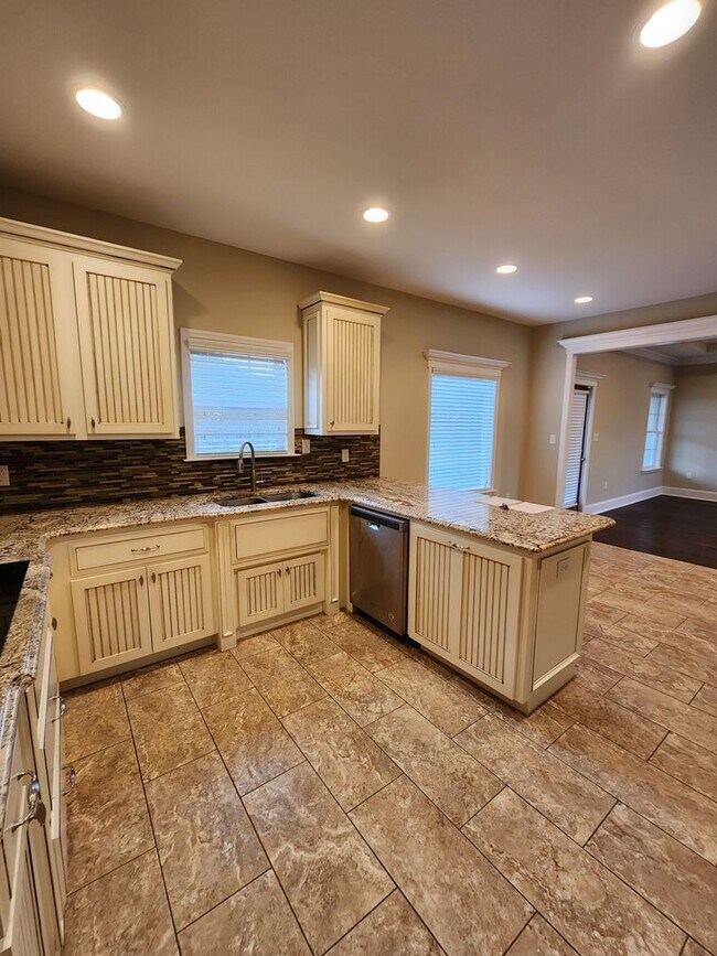 Foto del edificio - Stylish 3-Bedroom Home with Luxurious Features and Community Perks in Valdosta, GA