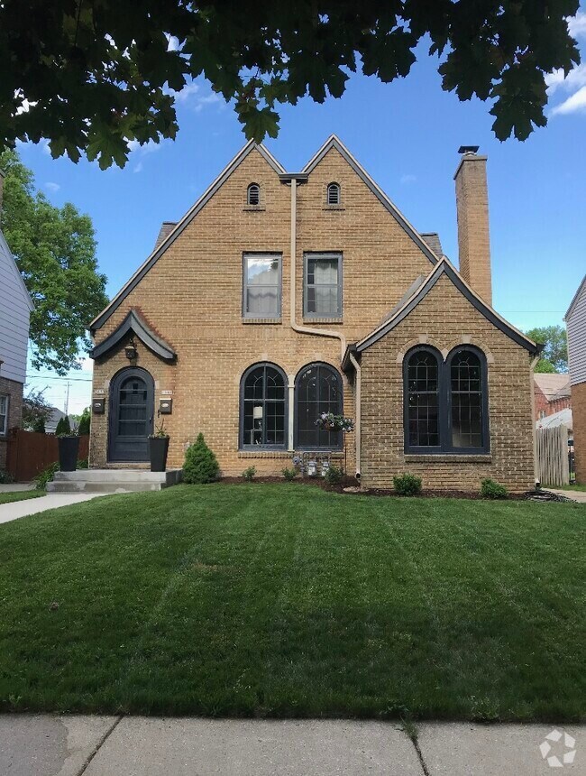 Apartments For Rent in Wauwatosa, WI 575 Rentals Page 2