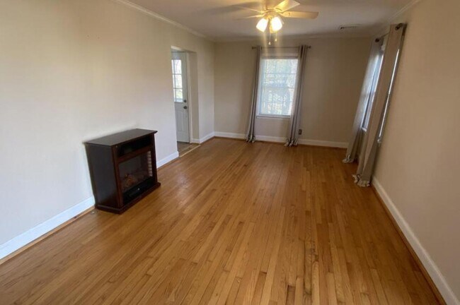Foto del edificio - 209 Homewood Dr