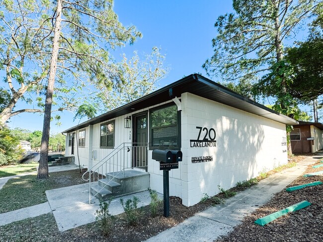 Foto del edificio - 720 Angelina Ln