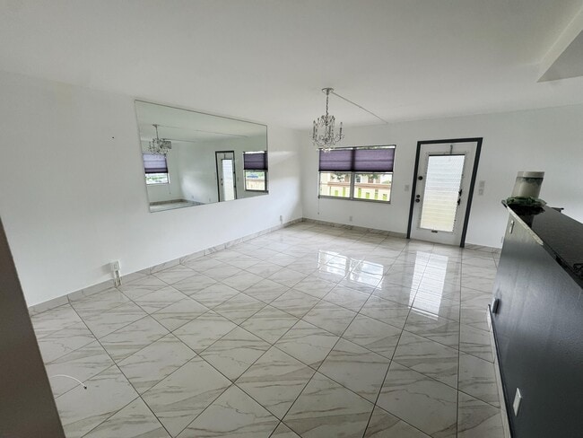 Building Photo - 351 Mansfield I