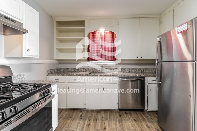 Foto del edificio - 4821 Francis St