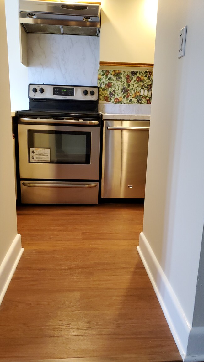 Into Kitchen - 60 Strawberry Hill Ave