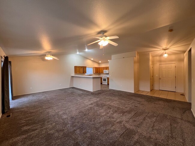 Building Photo - Great 3 bedroom Fernley home located in th...