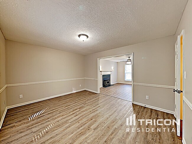 Foto del edificio - 5909 Edinborough Dr